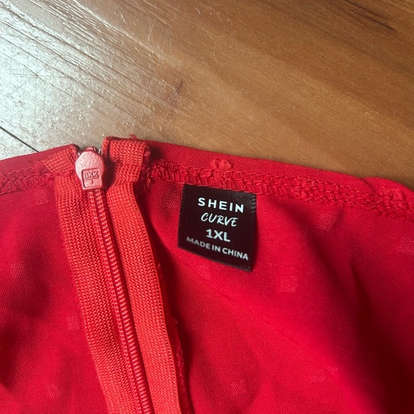 Elegant Red Women's Romper - Picture 8 of 8